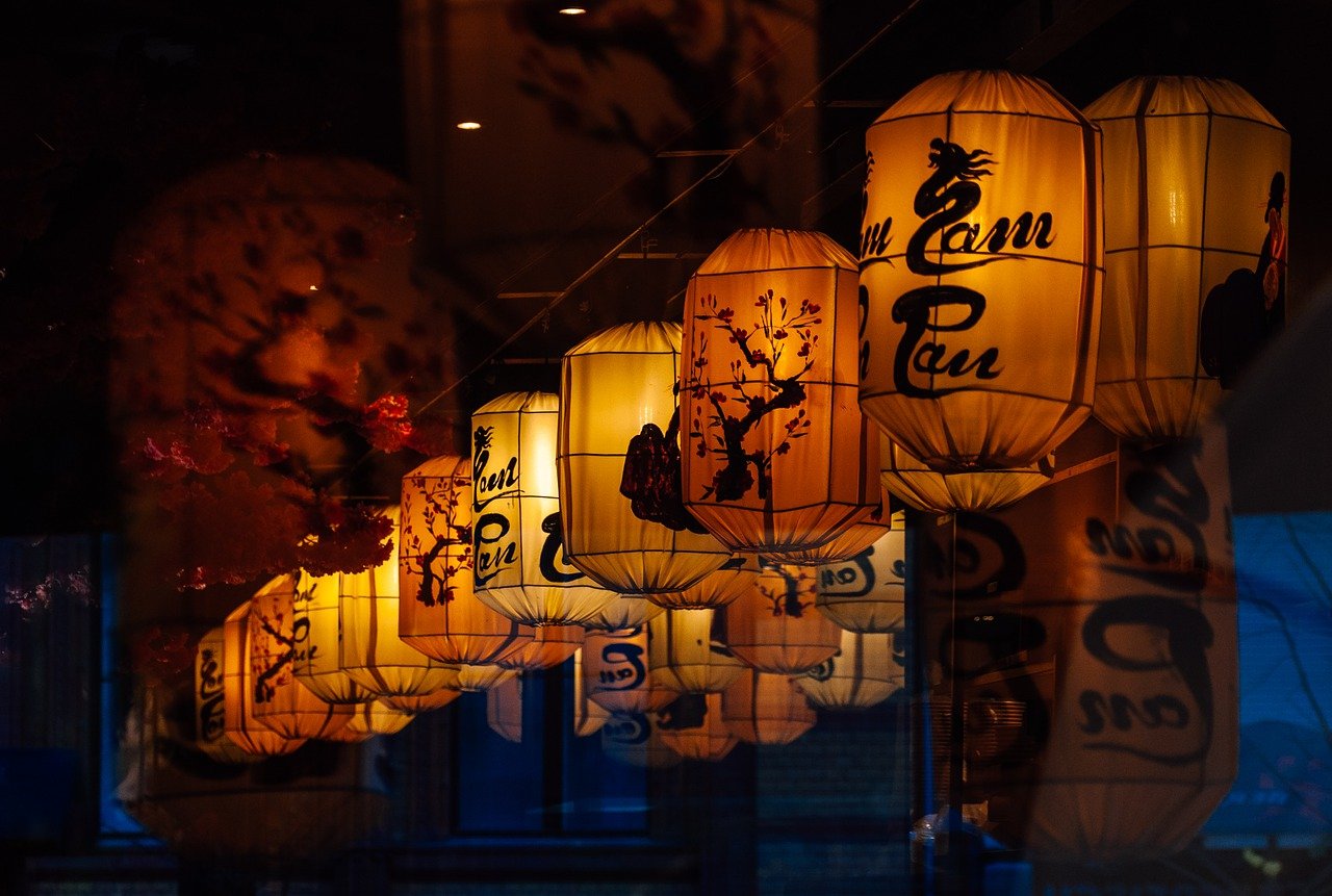 chinese lanterns, restaurant, lamps